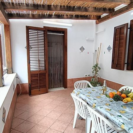 Casa Vita In Centro Balestrate Exterior photo