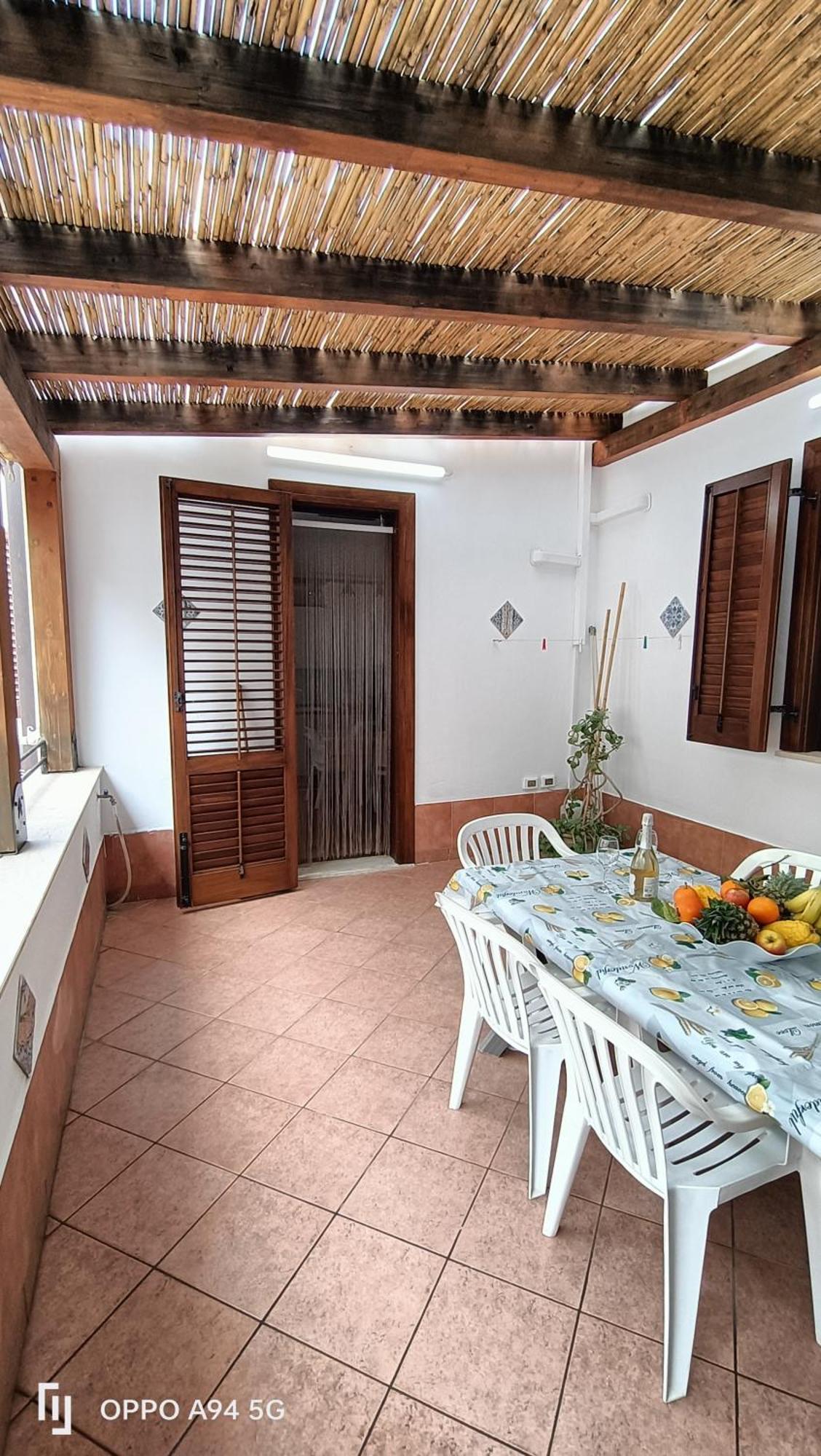 Casa Vita In Centro Balestrate Exterior photo